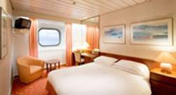 http://content.cleancruising.com.au/images/ship/common/PacificPearl/images/out_double_pic.jpg