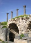 http://images.travelpod.com/users/kcroone/jordan2007..looking-at-colonnaded-courtyard.jpg