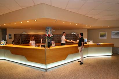Description: Macintosh HD:Users:dzhaparidze:Desktop:������� ��������:Don Juan Hotel Tossa - recepción.jpg