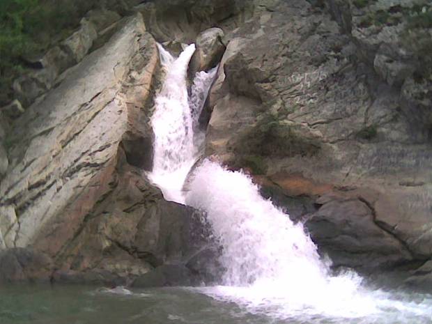 C:\Users\Тамара\Desktop\Настёна\Дагестан\Ханагский водопад\0_e37d_d8457fbe_XL.jpg