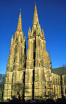 http://upload.wikimedia.org/wikipedia/commons/thumb/2/2d/Elisabethkirche-Marburg.jpg/220px-Elisabethkirche-Marburg.jpg