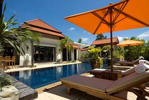 C:\Users\User\Desktop\Sun Loungers.jpg