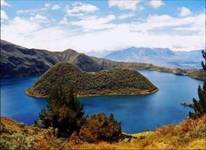 ��������: Cuicocha Lagoon-web