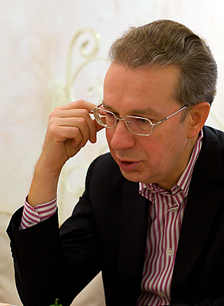 http://*****/photos/files/chernyshev_320x438.jpg