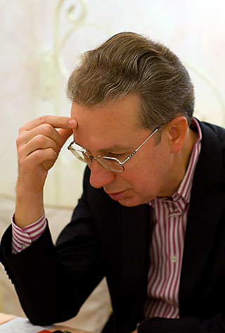 http://*****/photos/files/chernyshev_320x473.jpg