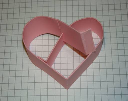 http://4.bp.blogspot.com/-5P901-dnrtA/UOP7ePIyz6I/AAAAAAAADCg/KnXXU9rqtfk/s400/KissesHeartStep13.jpg