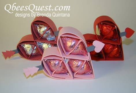 http://3.bp.blogspot.com/-5CW7rVQcFQA/UOP8h1b69CI/AAAAAAAADEk/GucXG8wNelE/s400/KissesHearts3BWM.jpg
