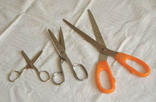 http://upload.wikimedia.org/wikipedia/commons/thumb/e/e1/Scissors.jpg/220px-Scissors.jpg
