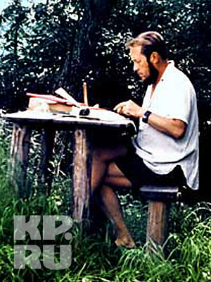 тот столик Александр Исаевич сделал сам