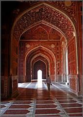in the Taj Mahal Mosque by Zé Eduardo...