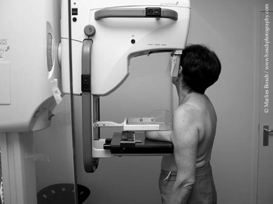 http://www.womenhealth-spb.org/book/cap28_img/Mammogram.jpg