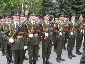 Описание: Описание: Вместо Михая Гимпу на Парад Победы поедут... красивые молдавские военные