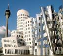 http://www.duesseldorf-tourismus.de/uploads/pics/gehry_turm.jpg