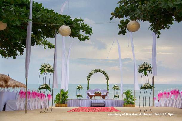 http://www.happybaliwedding.com/wp-content/uploads/2012/03/wedding_setup_keraton-jimbaran.jpg