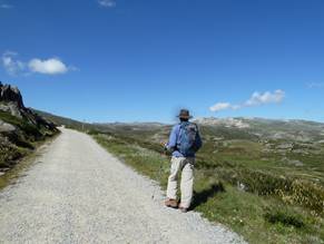 Описание: http://images.travelpod.com/users/wherrol/4..starting-off-from-charlotte-pass.jpg