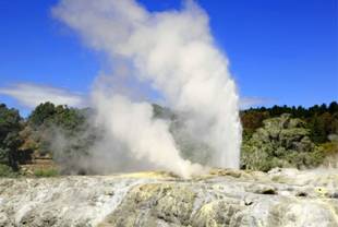 G:\Pictures\New Zealand Mark II\Itinerery Images\Rotorua\Tepuia\Pohutu 8.2-5.5.jpg