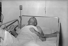 http://upload.wikimedia.org/wikipedia/commons/thumb/3/38/Rabies_patient.jpg/220px-Rabies_patient.jpg