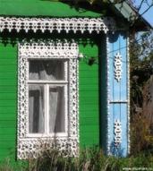 Наличник. Село Красная Гора Тверской области. Прорезная резьба наличников и подзоров.