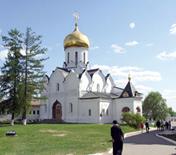 Собор Рождества Богородицы Саввинско-Сторожевского монастыря - четырехстолпный, крестовокупольный, с позакомарным покрытием.
