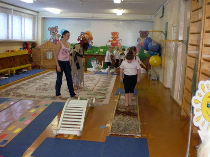 Описание: C:\Users\Красная Шапочка\Desktop\фото дс\2012\март\открытое занятие на конкурс воспитатель года Оля\SANY8307.JPG