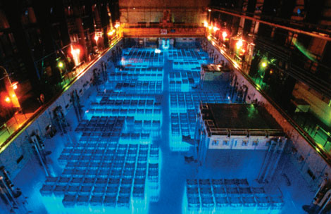 C:\Users\Ирина\Desktop\4 семестр\Физика\вторая попытка\3-spent-fuel-rods-in-pool1.jpg