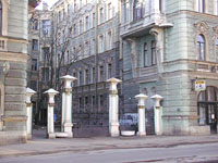http://*****/images/dom/16/SFK.jpg