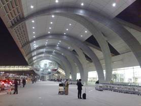 ��������: Macintosh HD:Users:edgar:Documents:����_��:�������� �����:800px-Aeroport_de_dubai_terminal_3_exterieur.jpg