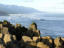 \\IVAN_DESKTOP\My Documents\My Pictures\New Zealand Photos\Locate\Fam trip Sergey Aug 2009\Best\Optimize\Pancake_rocks.jpg
