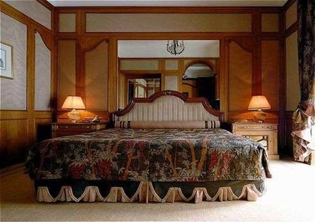 http://www.7ojozaat.com/wp-content/gallery/hotel-de-vendome-paris/5165807.jpg