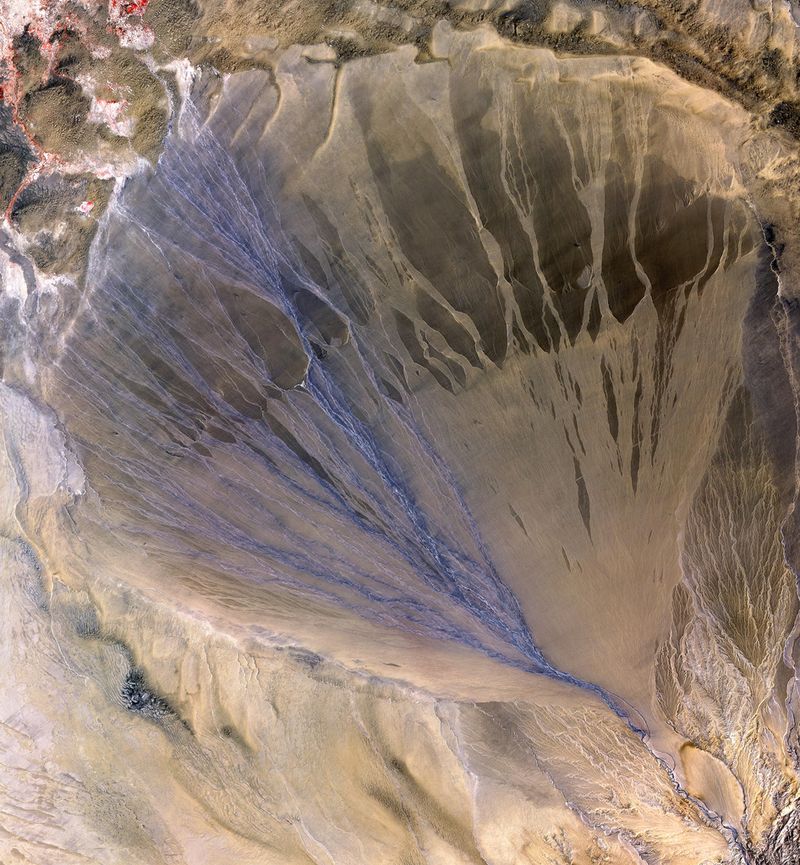 http://ua.fishki.net/picsw/112007/06/cosmos/_170156c223_b.jpg