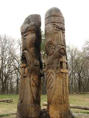 http://midgard-svaor.com/wp-content/uploads/2013/04/Kapische_04.jpg