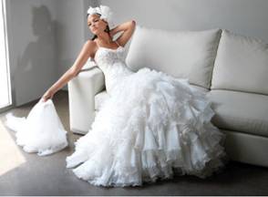 http://www.modakulvar.com/sonuc/collezione-2012-di-abiti-da-sposa/collezione-2012-di-abiti-da-sposa_01.jpg