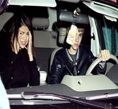 http://g1.milliyet.com.tr/Detail/2011/11/04/sevgilisi-rest-cekti-selena-gomez-justin-bieber.jpg