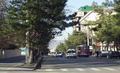 800px-A_street_in_Novorossiysk