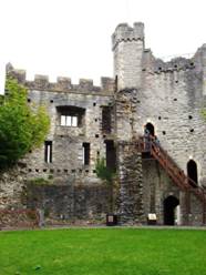 002SFEC-CARDIFF_CASTLE.jpg
