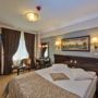 http://q-cd.bstatic.com/images/hotel/square90/134/.jpg