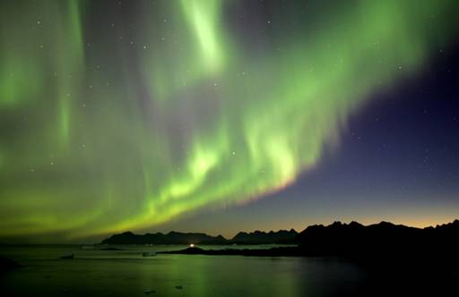 http://*****/encyclopedia/images/thumb/4/44/Aurora_Borealis_Greenland.jpg/800px-Aurora_Borealis_Greenland.jpg