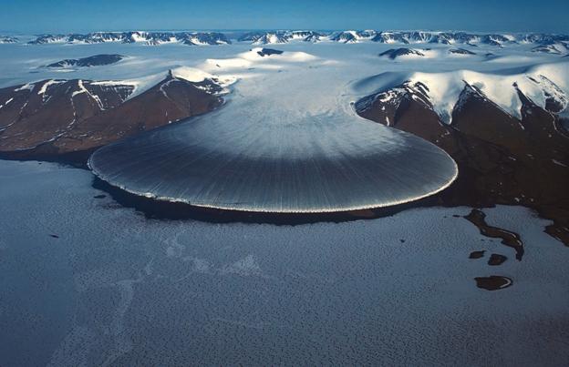 http://www.awi.de/fileadmin/user_upload/News/Press_Releases/2006/1._Quarter/Glacier2_p.jpg