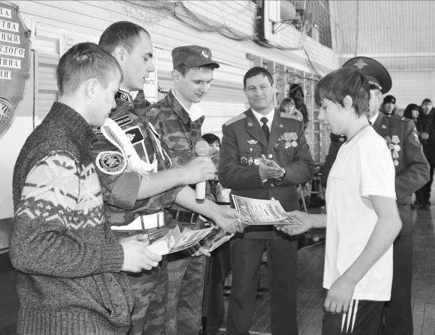 C:\Documents and Settings\Администратор\Рабочий стол\НОВЫЙ НОМЕР с фото\отчизны верные сыны_фото7 а нука парни.jpg