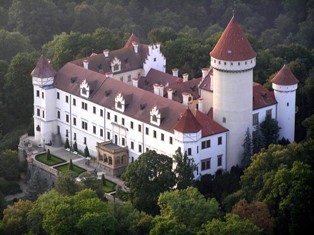 http://www.euro-touch.com/files/EURO-TOUCH/konopiste_letecky_pohled.jpg
