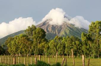 ��������: http://www.puretravel.com/uploadedresources/continents/subcontinents/countries/Volcano%20Nicaragua_.jpg