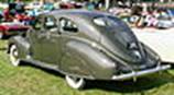 1939 Lincoln Zephyr fastback 4-door sedan r-md.JPG