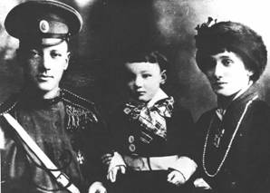 NandLGumilevs_andAkhmatova1913.jpg