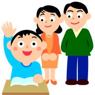 Родители за спиной ученика с поднятой рукой в классной комнате