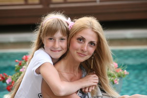 http://*****/public/pictures/YakimovaSalisbury.jpg