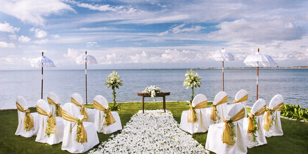 http://www.varawedding.com/images/upload/wkpacket/images/main_4season.jpg
