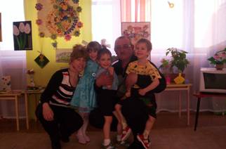 D:\Манская\ у г\фото\патронатные воспитатели фото\8.03.2008 старшая группа 021.jpg