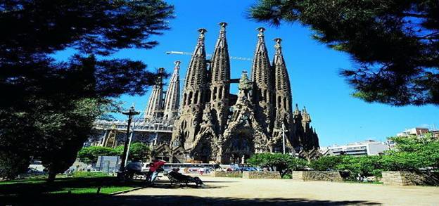 http://bc01.rp-online.de/polopoly_fs/basilika-sagrafamilia-unvollendete-schoenheit1882-begonnen-bau-1.2407230.!/httpImage/.jpg_gen/derivatives/rpo_zoom1024/.jpg