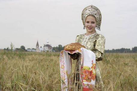 C:\Users\Тимур\Downloads\Peasantgirlwbread.jpg