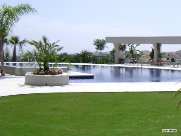 http://www.costadelsol-estates.com/fotos/propiedades/10/Foto3.jpg